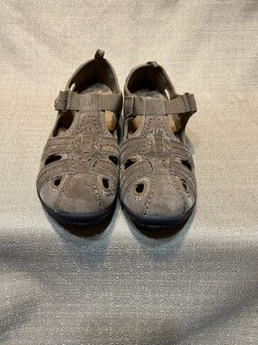 Drexlite Taupe Suede Closed-Toe Sandal with Back Strap